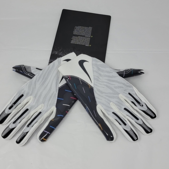 Nike Vapor Knit 4.0 NFL 2021 Crucial Catch Edition Receiver Size Large Football - Picture 5 of 6